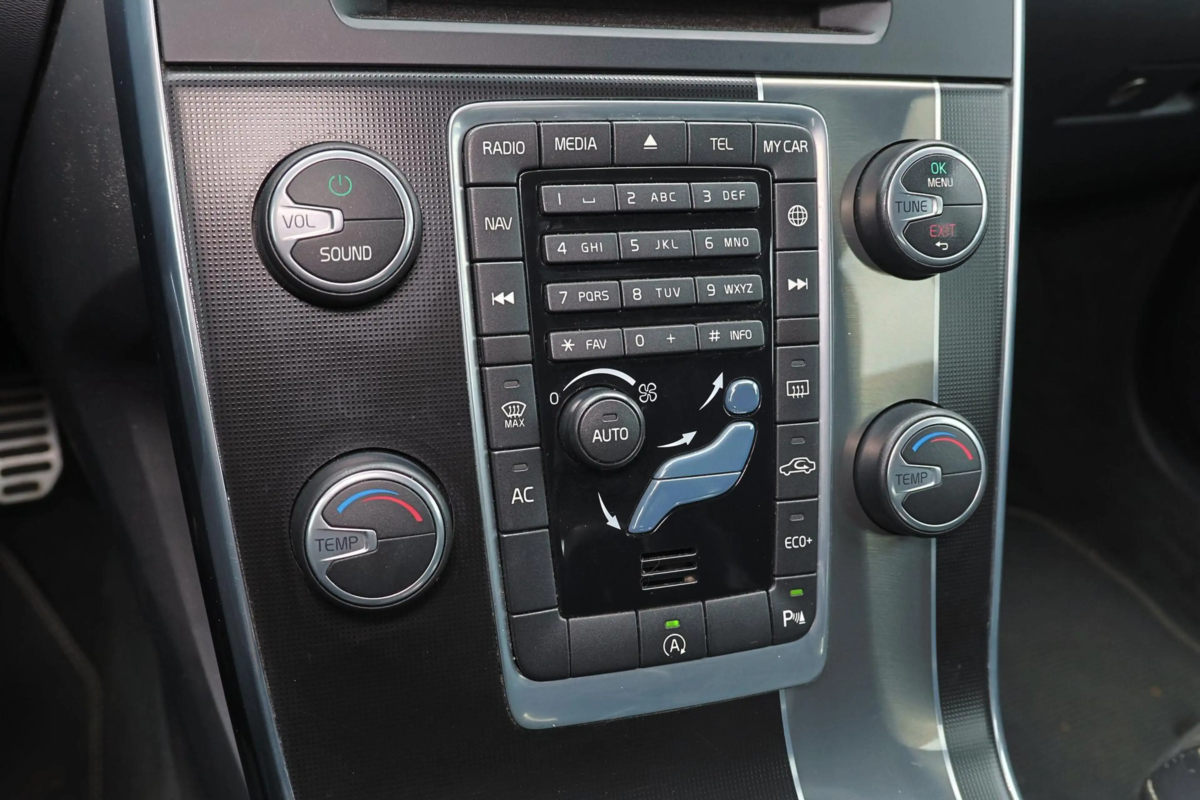Volvo V60 T3 R-Design - Cruise control - Parkeersensoren ach — photo 7