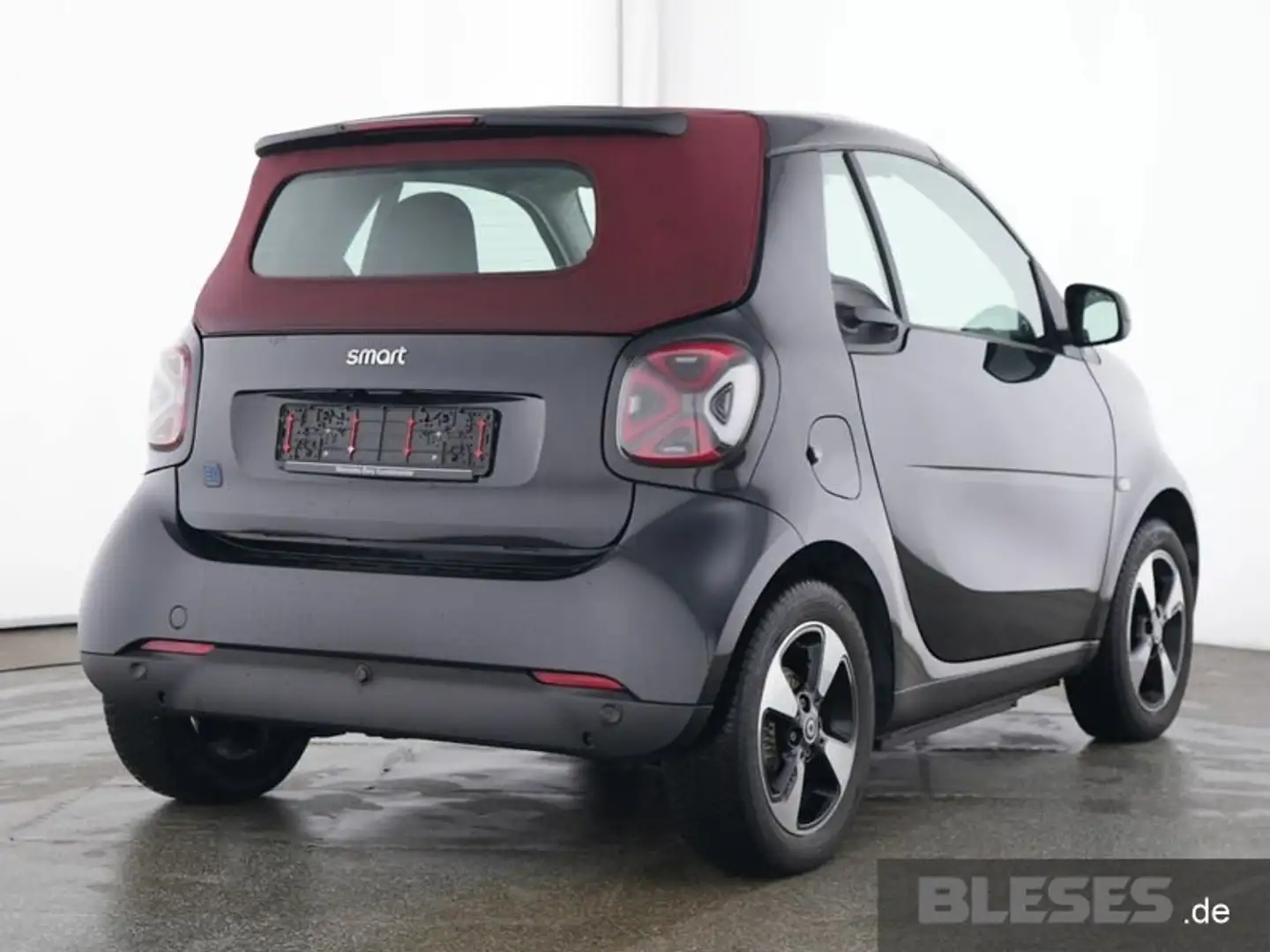smart forTwo smart EQ fortwo cabrio Exclusive Plus+22kW+JBL+Winter Zwart - 2