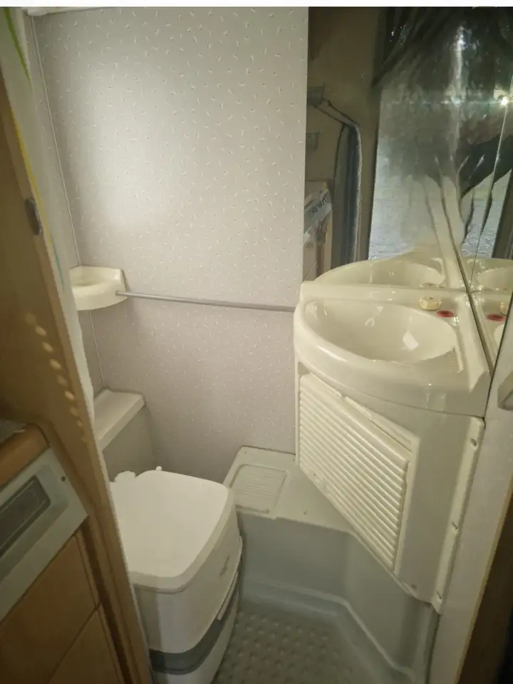 Caravans-Wohnm Adria, foto 5