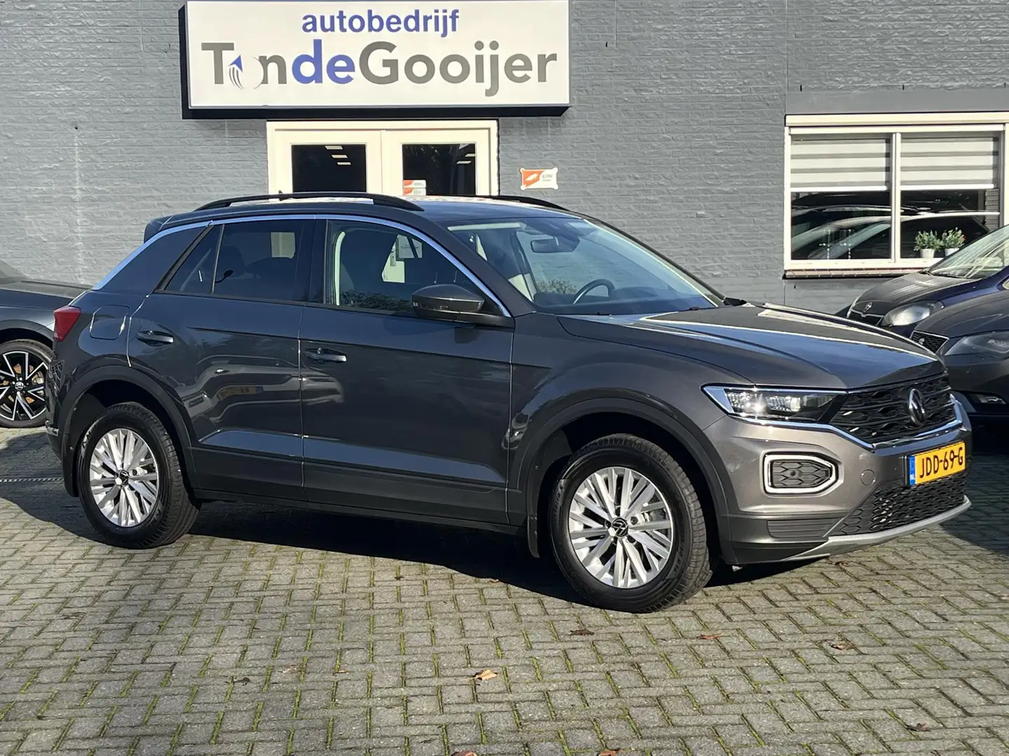 Volkswagen T-Roc 1.5 TSi DSG Style | CAMERA | STOELVERW. | EL. ACHT Gris - 1