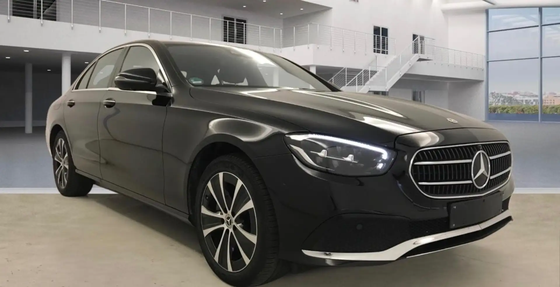 Mercedes-Benz E 220 d Lim. NAVI/LED/MEMORY/360°KA/AHK/LEDER/ Schwarz - 1