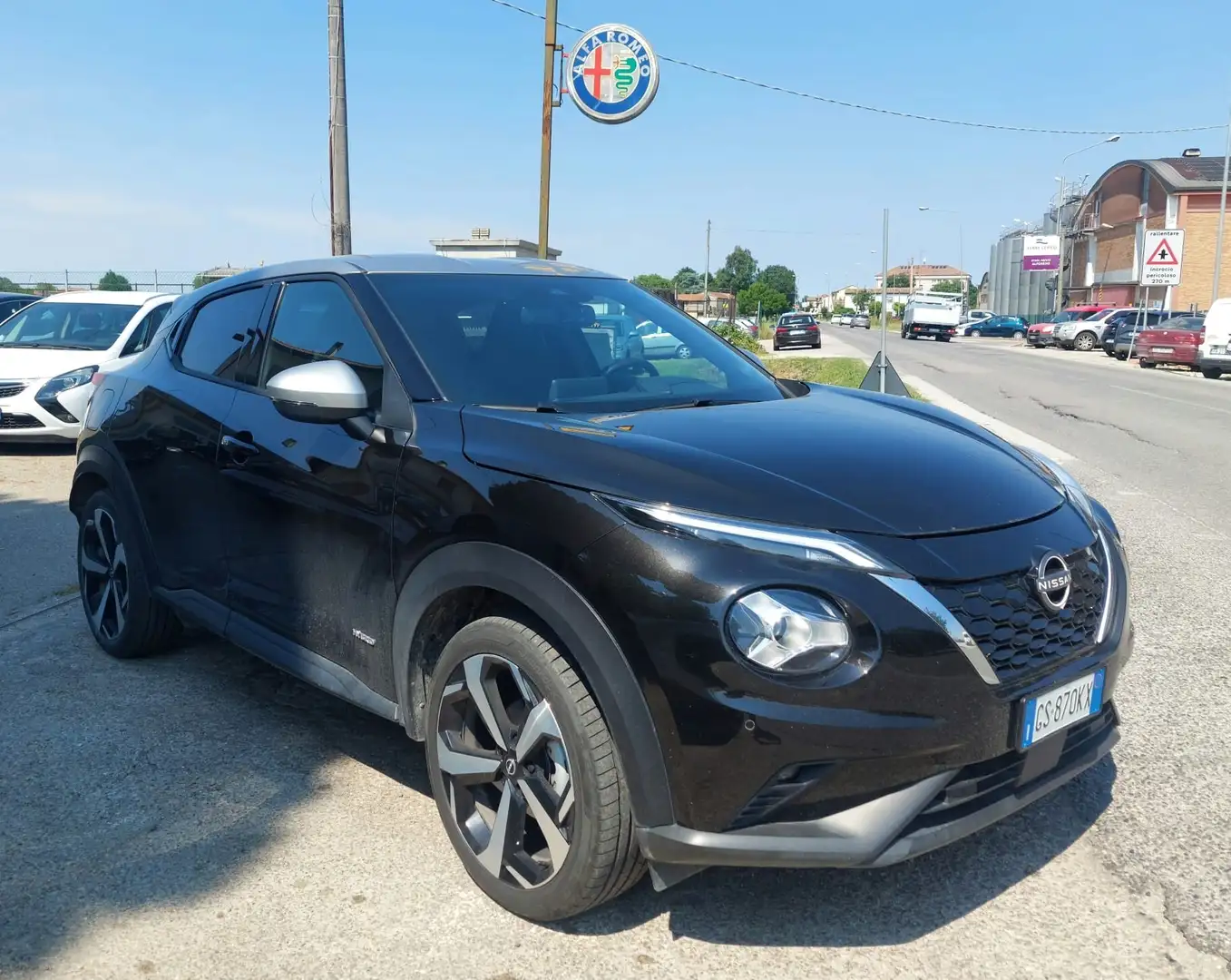 Nissan Juke 1.6 HEV N-Connecta Zwart - 1
