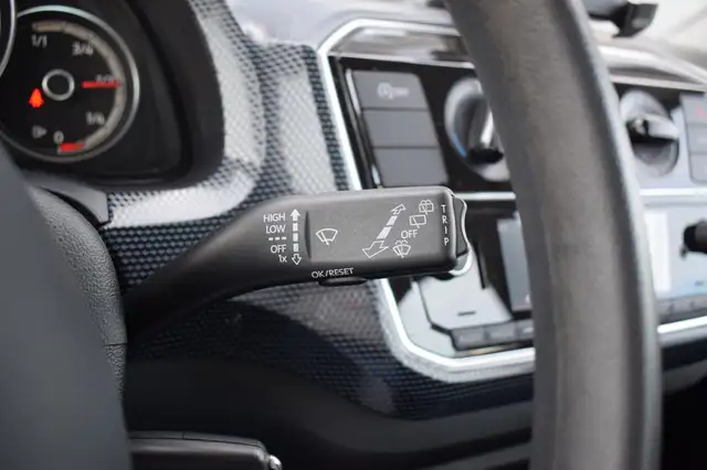 Volkswagen up! view 15