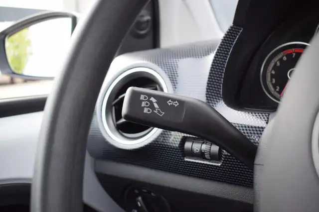 Volkswagen up! view 14