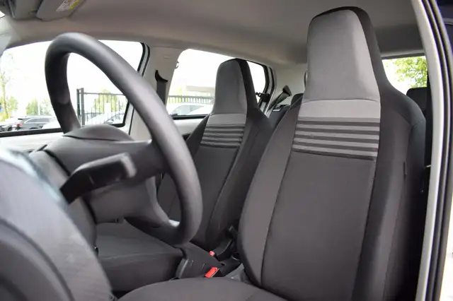 Volkswagen up! view 5
