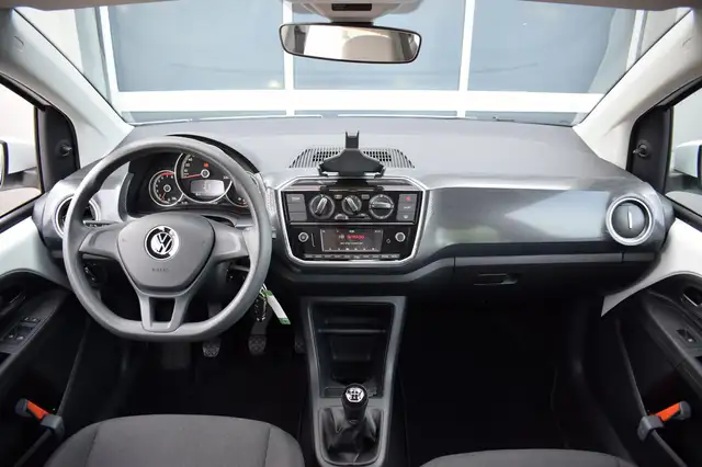 Volkswagen up! view 10