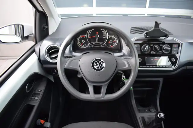 Volkswagen up! view 13