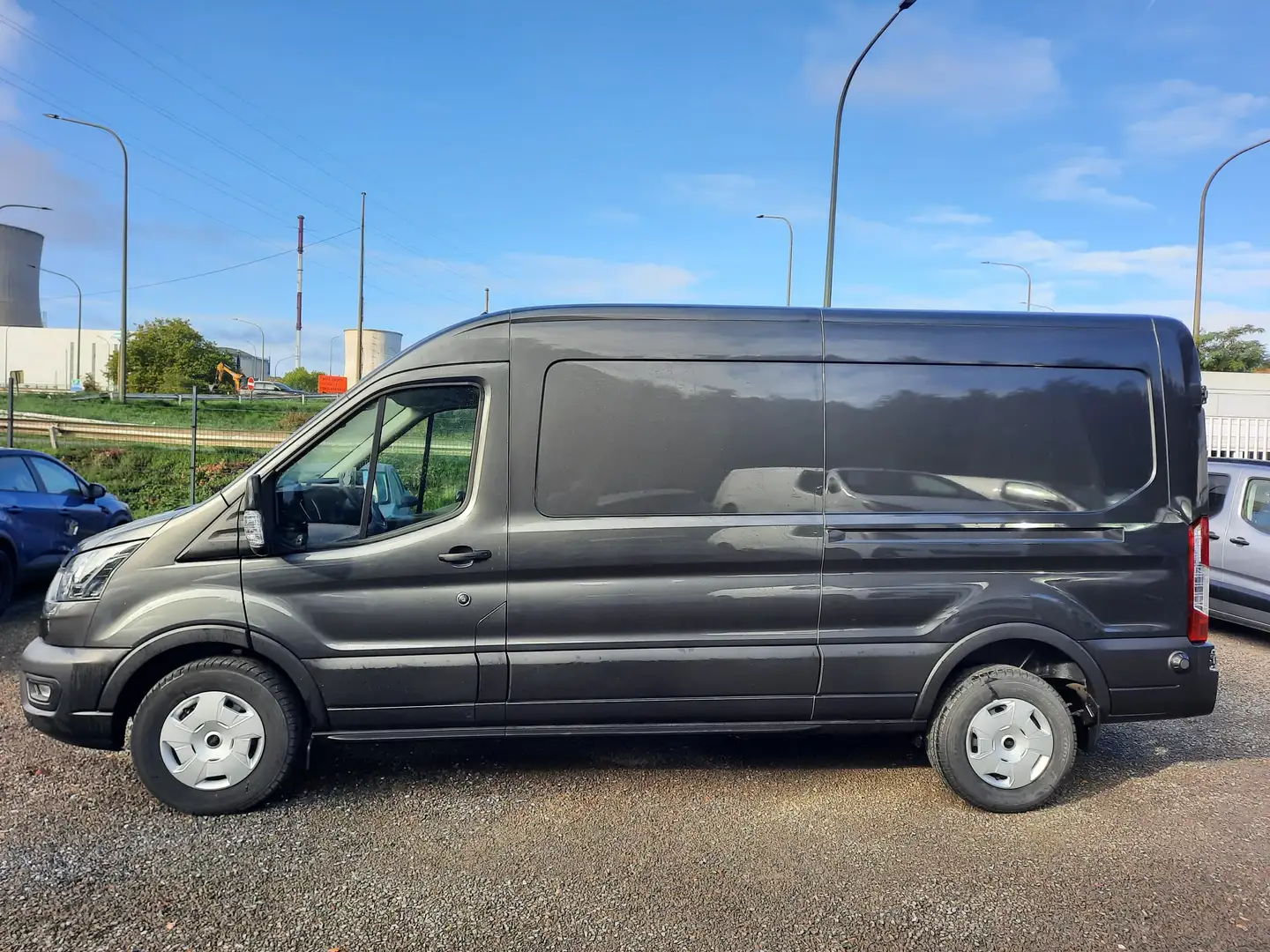 Ford Transit Fourgon Facelift L3H2 2.0 TDCI 130 350 Trend Grijs - 2