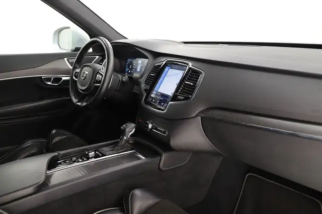 Volvo XC90 view 15