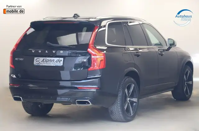 Volvo XC90 view 8