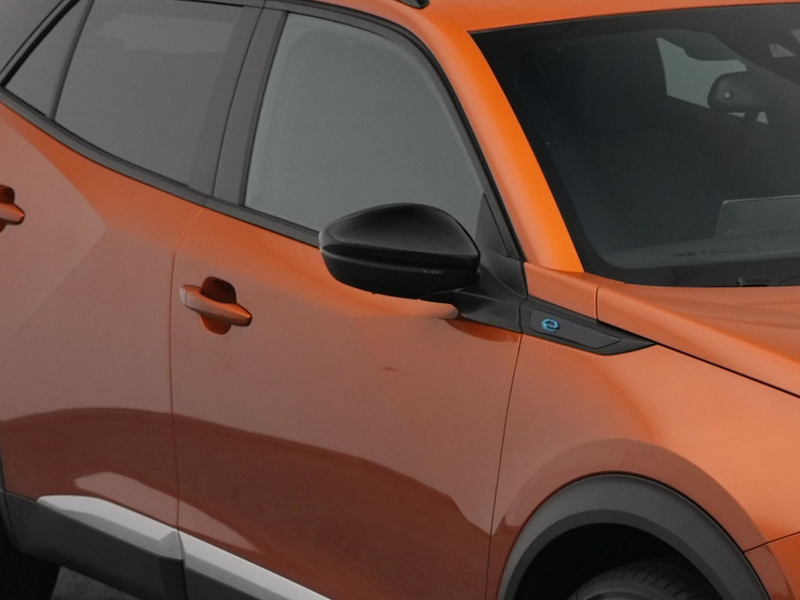 Peugeot e-2008 EV Allure 50 kWh | CAMERA | CARPLAY — photo 24