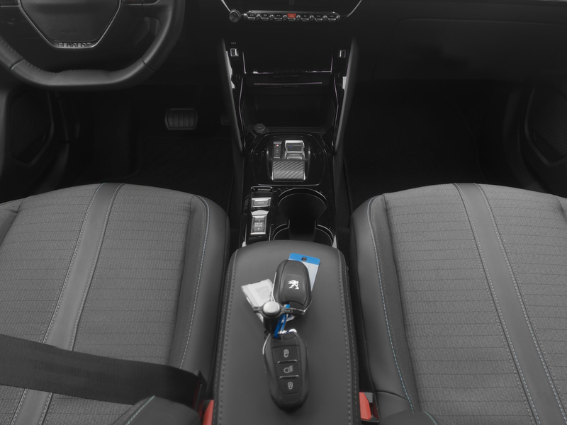 Peugeot e-2008 EV Allure 50 kWh | CAMERA | CARPLAY — photo 13