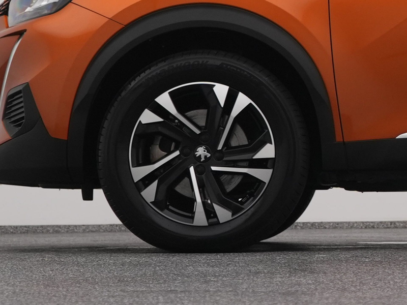 Peugeot e-2008 EV Allure 50 kWh | CAMERA | CARPLAY — photo 40