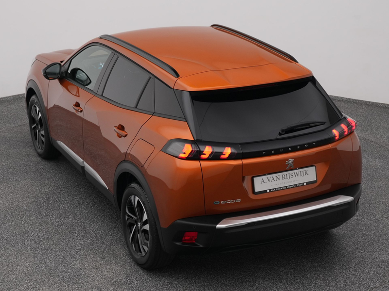 Peugeot e-2008 EV Allure 50 kWh | CAMERA | CARPLAY — photo 26