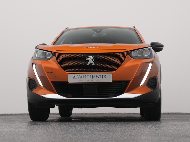 Peugeot e-2008 EV Allure 50 kWh | CAMERA | CARPLAY — photo 36