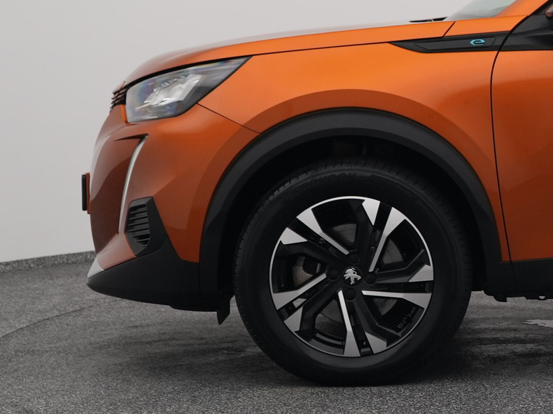 Peugeot e-2008 EV Allure 50 kWh | CAMERA | CARPLAY — photo 22