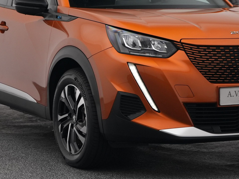 Peugeot e-2008 EV Allure 50 kWh | CAMERA | CARPLAY — photo 18