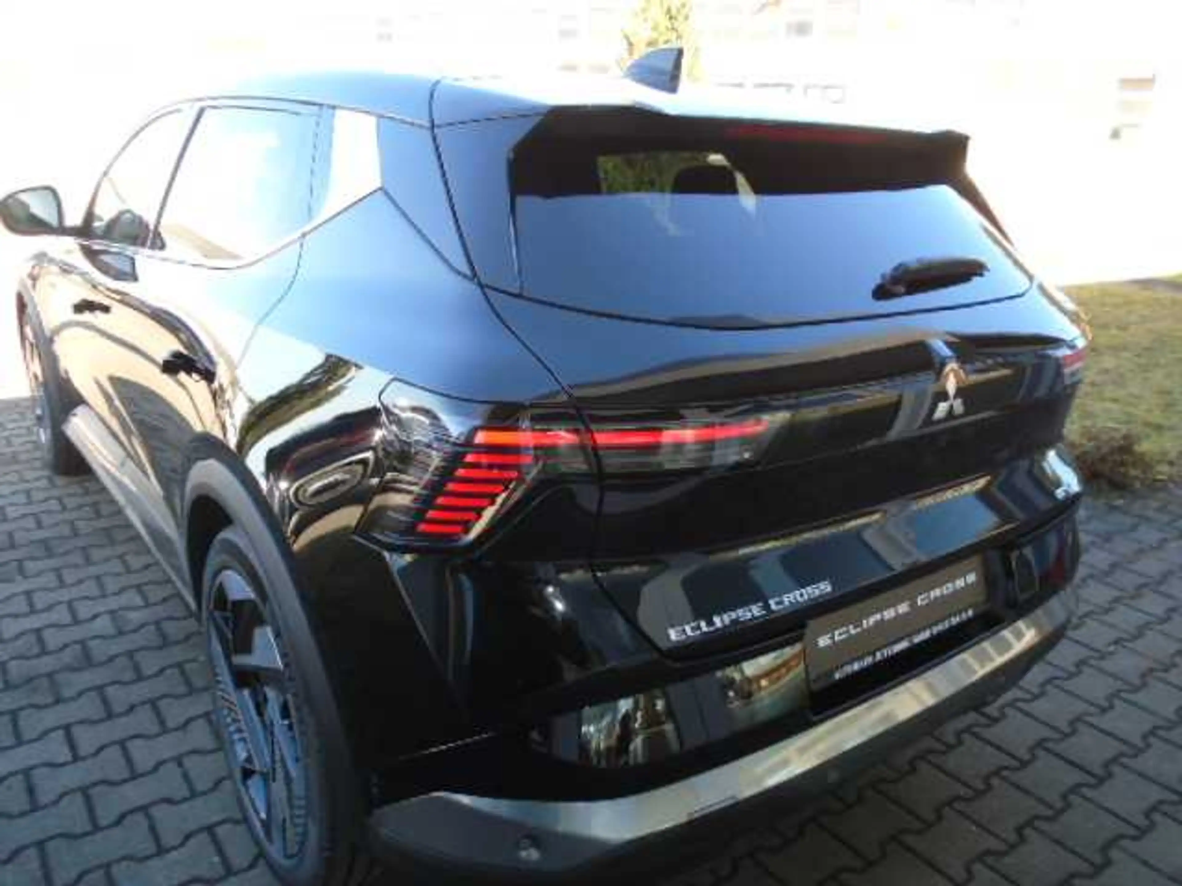 Mitsubishi Eclipse Cross Diamant TOP 87 kWh (22kW) — photo 2