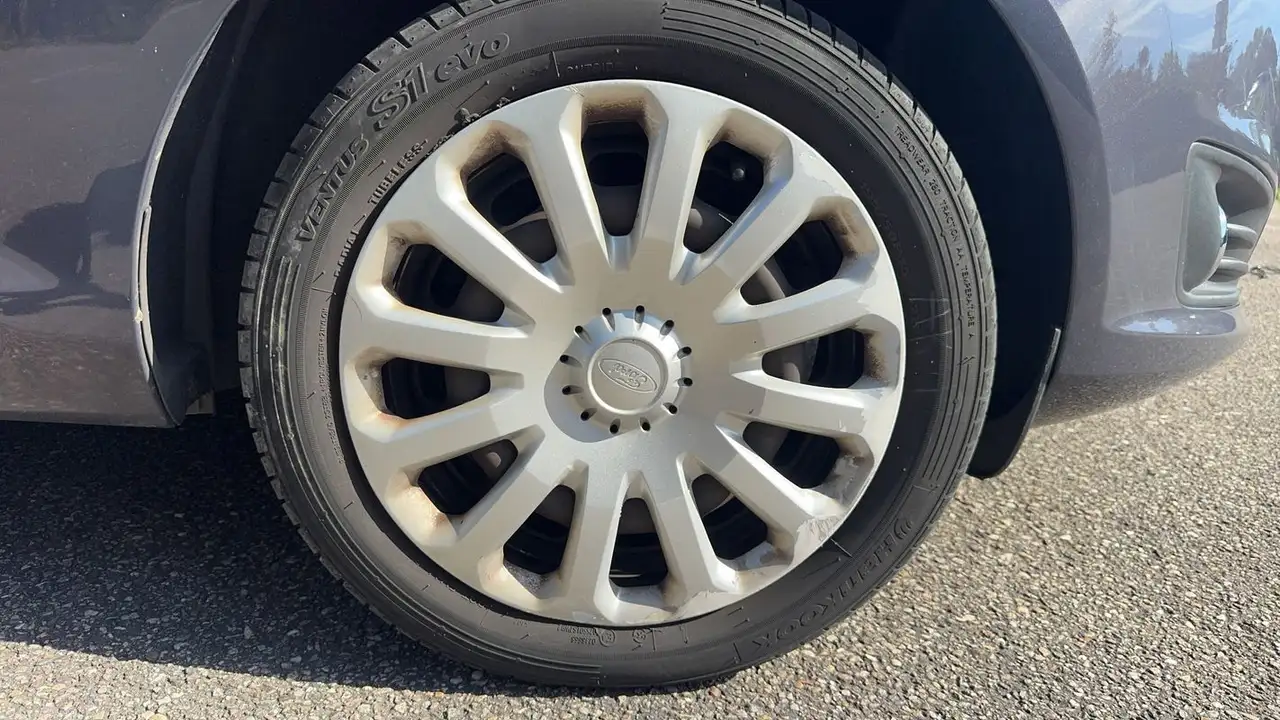 Ford Fiesta 5 portes — photo 17