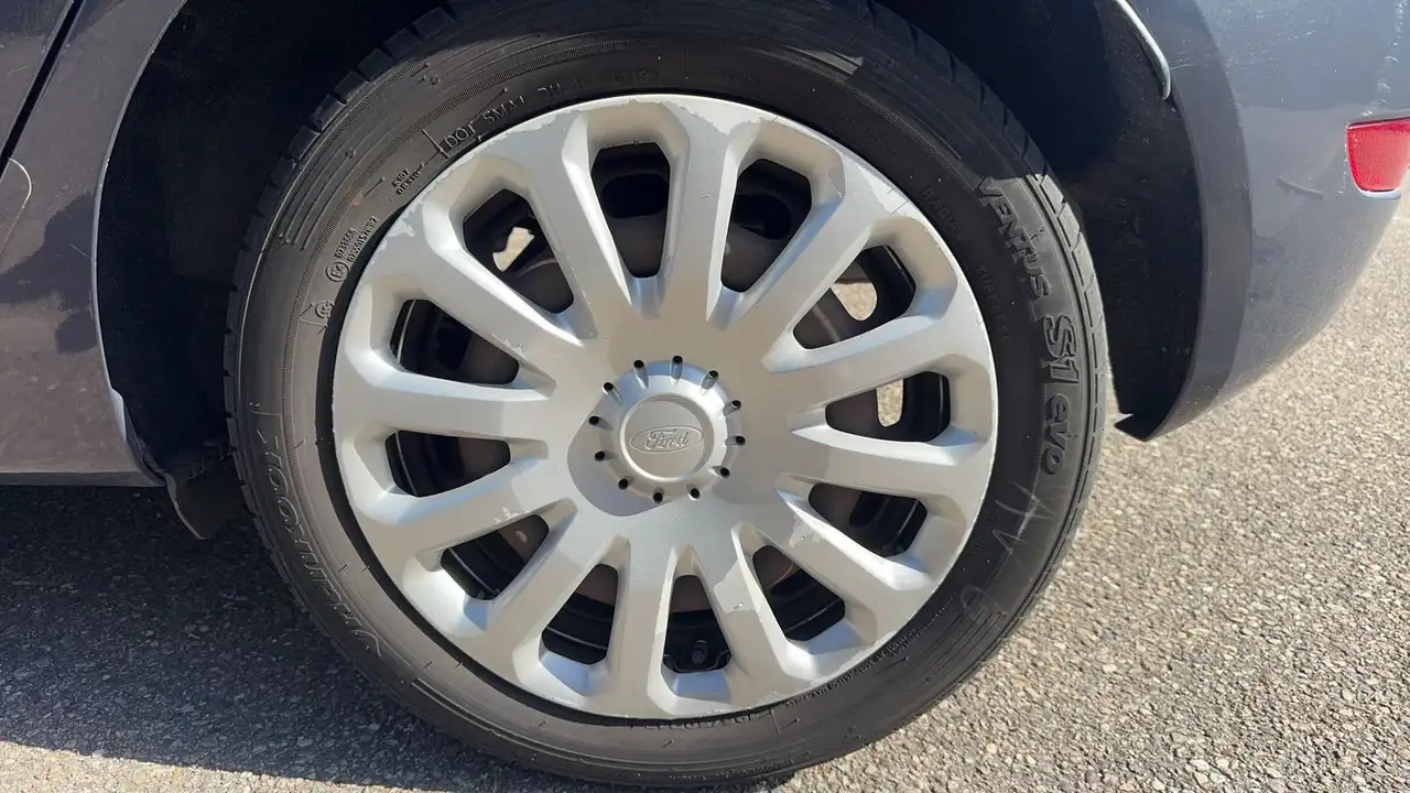 Ford Fiesta 5 portes — photo 19