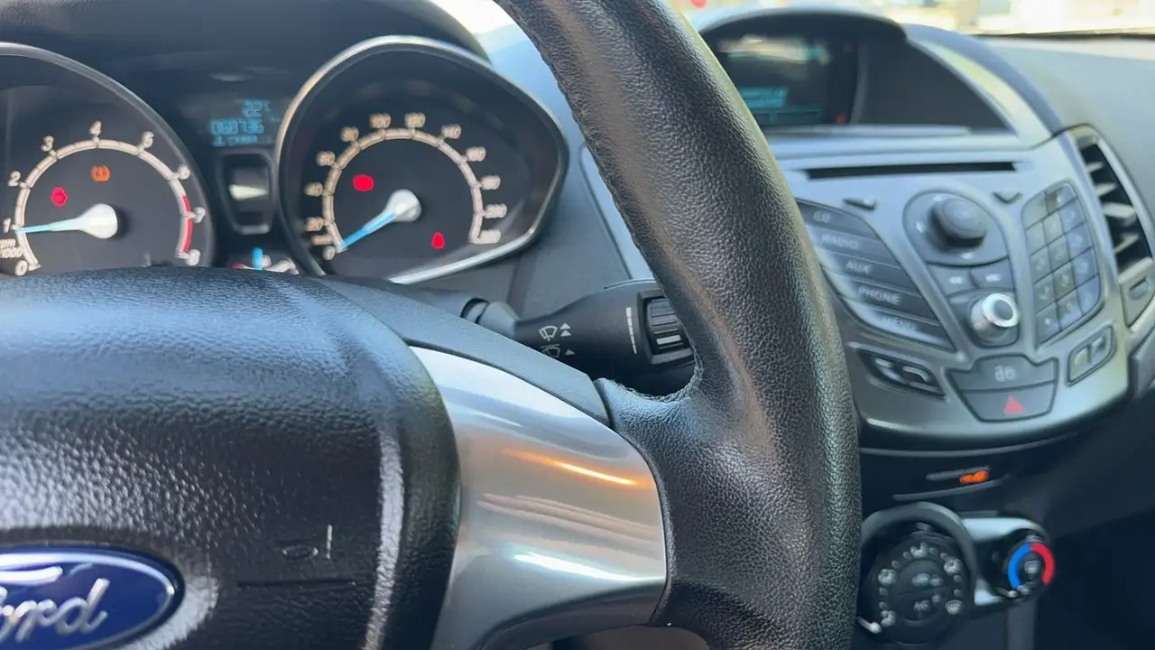 Ford Fiesta 5 portes — photo 29