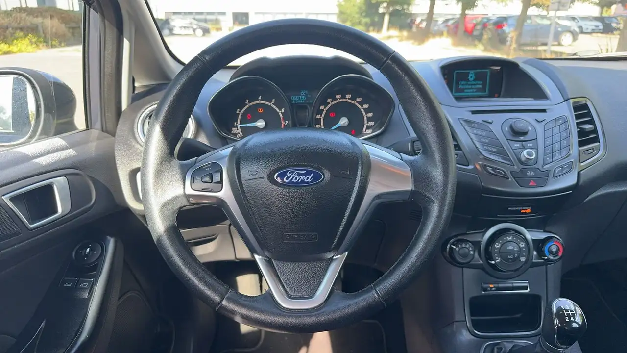 Ford Fiesta 5 portes — photo 24