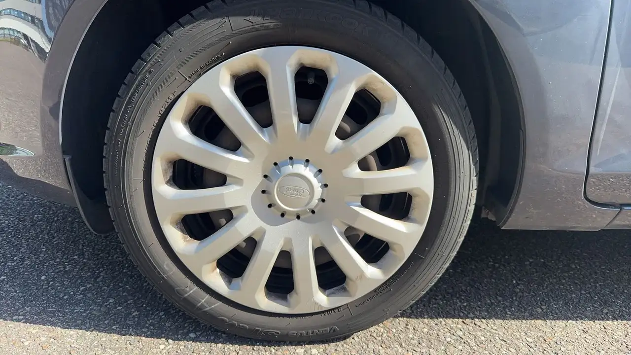 Ford Fiesta 5 portes — photo 18