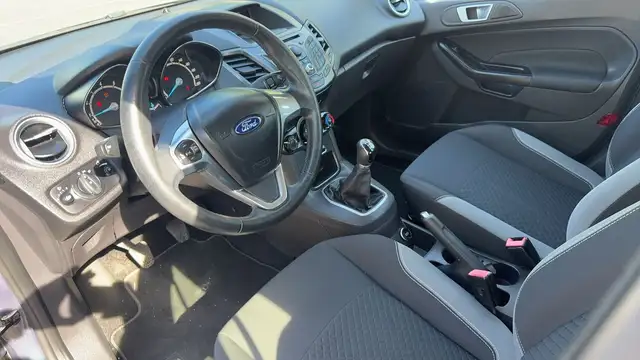 Ford Fiesta view 8