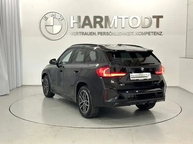 BMW X1 view 4