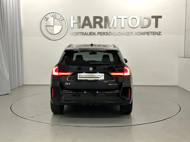 BMW X1 view 5