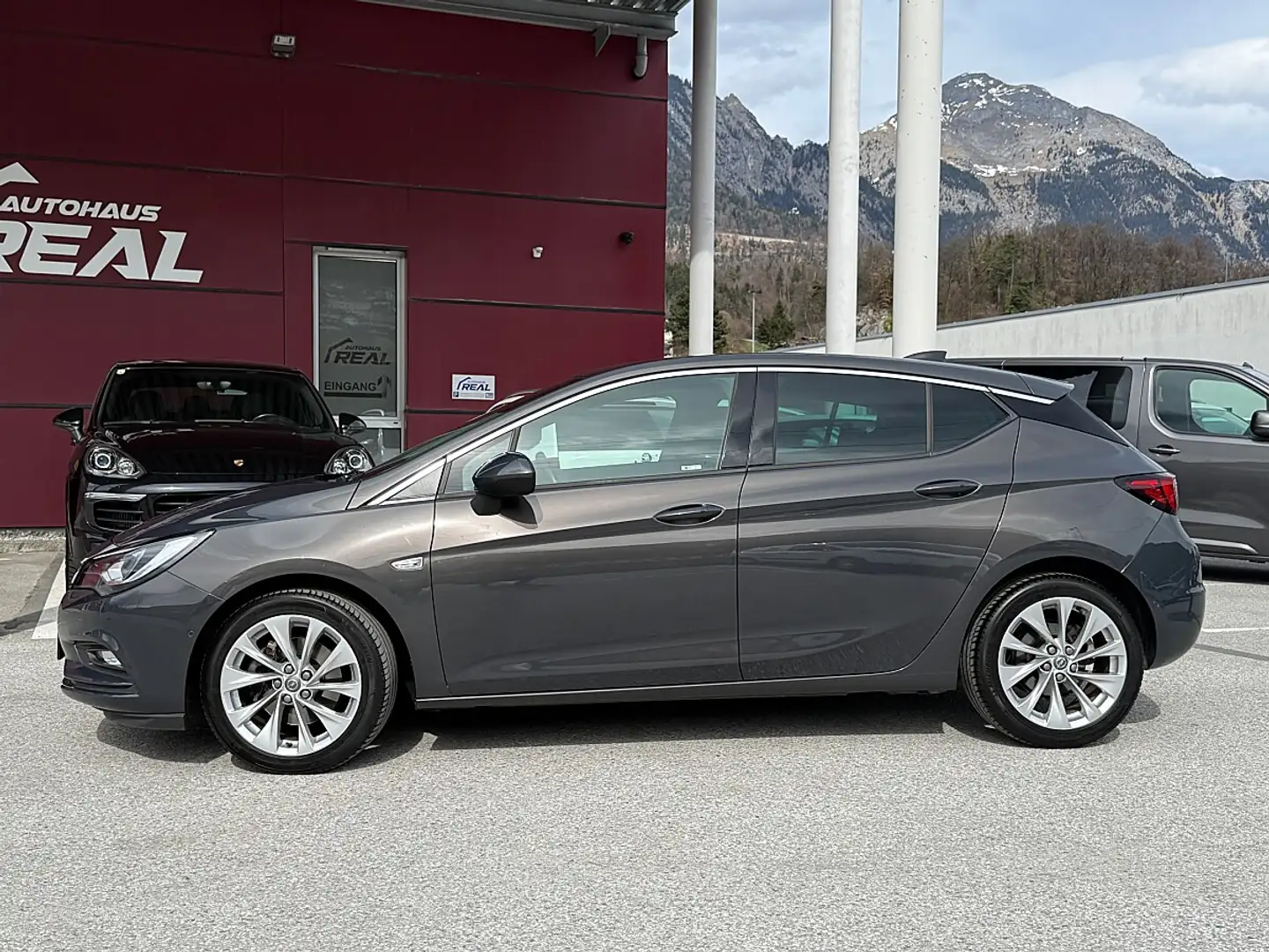 Opel Astra 1,6 CDTI Ecotec Innovation / 1. Besitz / wenig KM! Grau - 2