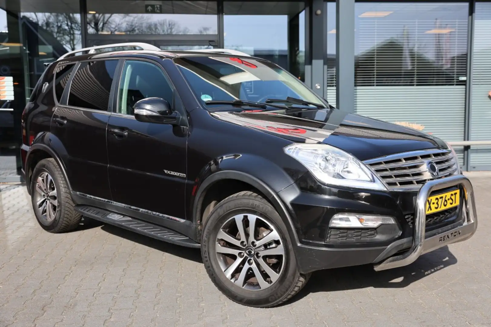 SsangYong Rexton RX 200 e-XDI QUARTZ A/T 5 ZITS MARGE Schwarz - 1
