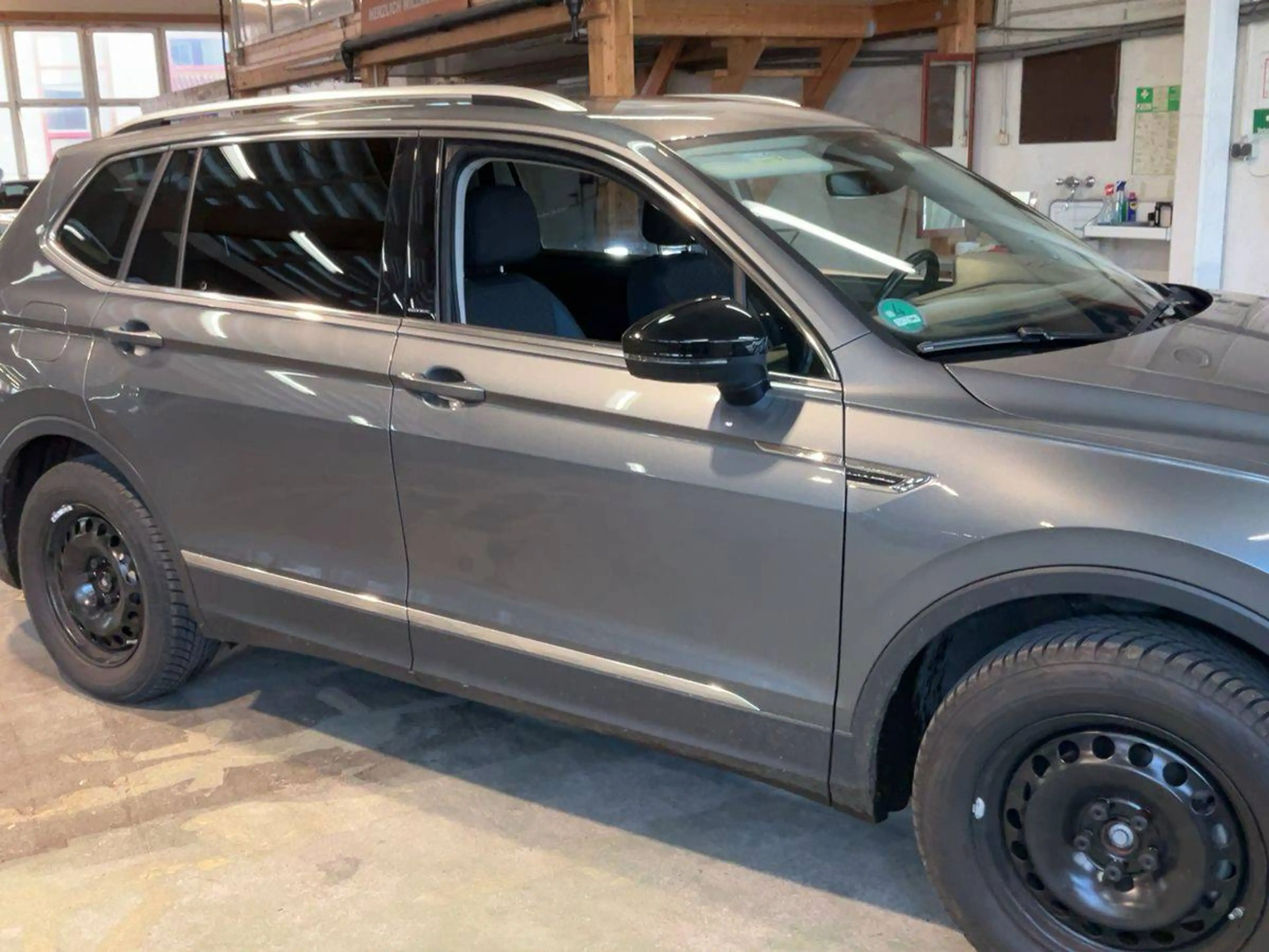 Volkswagen Tiguan Allspace IQ. DRIVE — photo 3