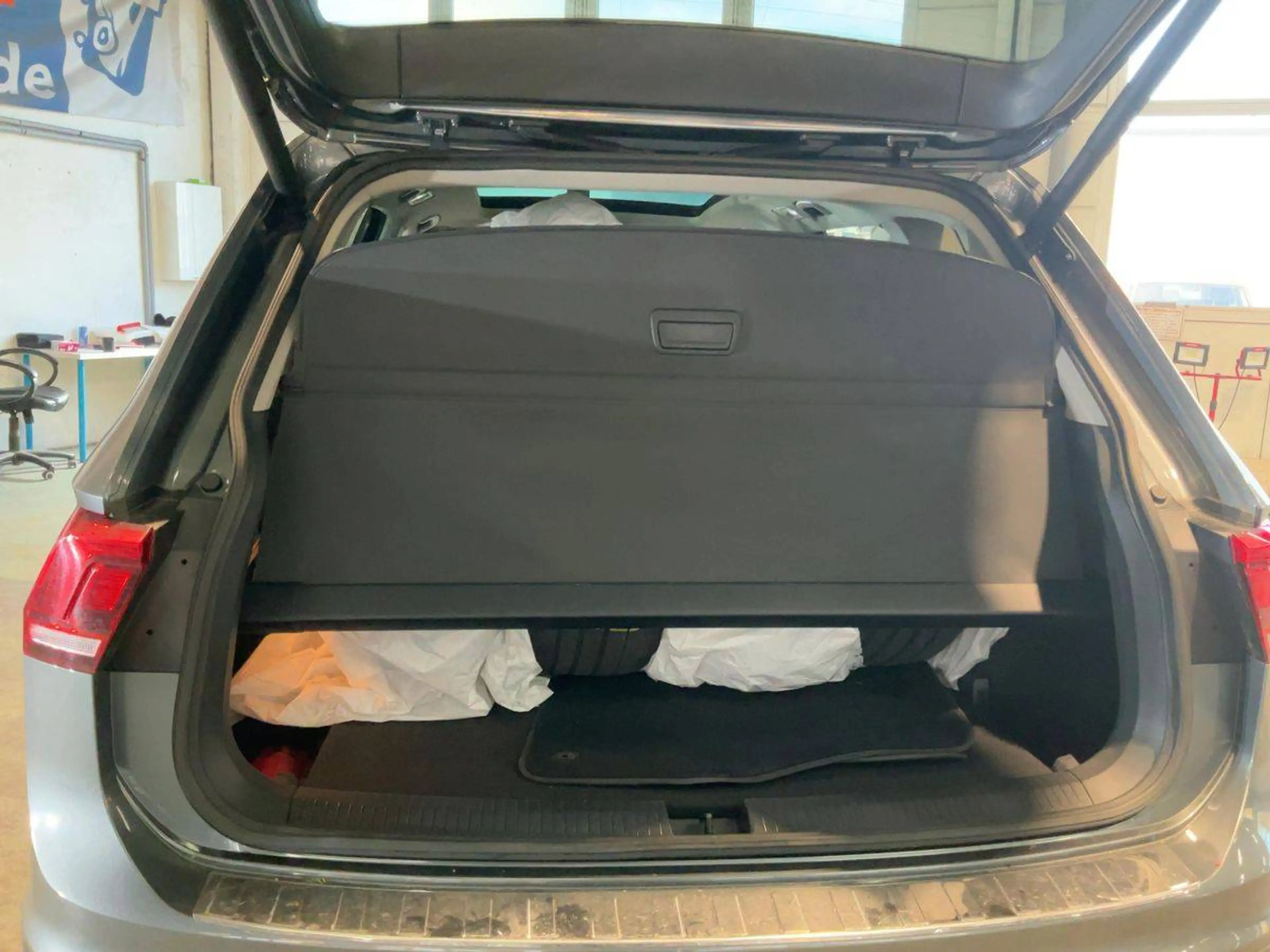 Volkswagen Tiguan Allspace IQ. DRIVE — photo 15