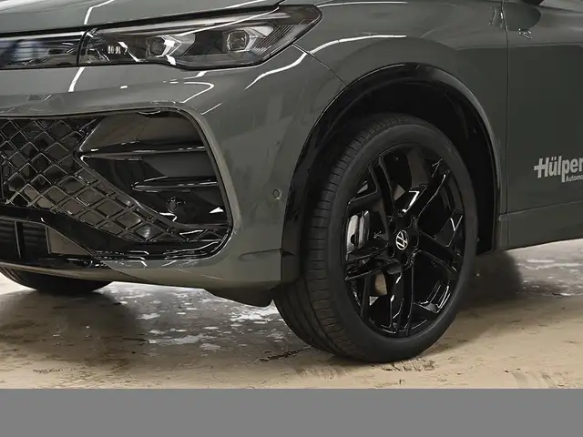 Volkswagen Tiguan view 5