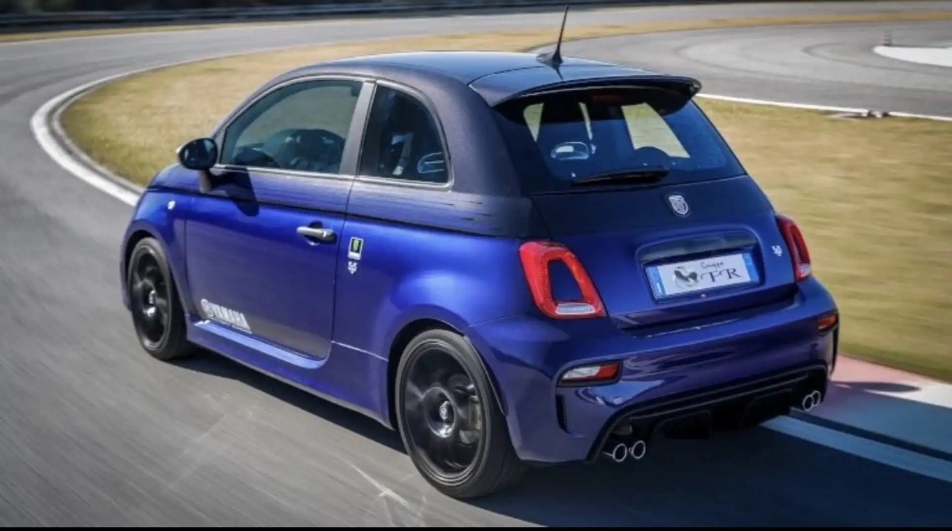 Abarth 595 1.4 t-jet Monster Energy Yamaha 165cv - 2