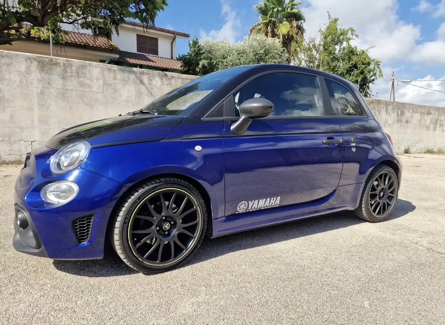 Abarth 595 1.4 t-jet Monster Energy Yamaha 165cv - 1