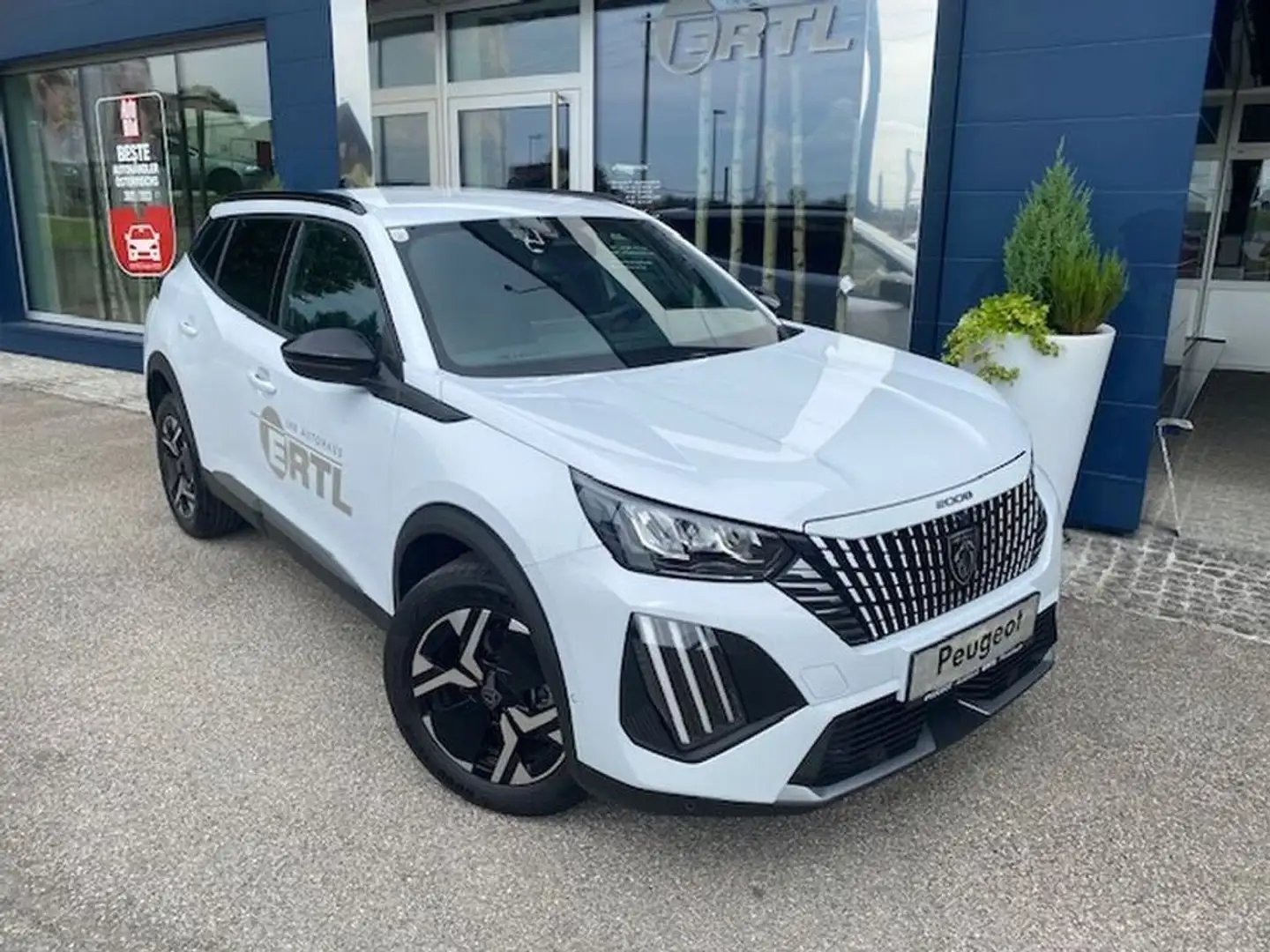 Peugeot 2008 Hybrid 145 Allure SHZ Navi Vor&Rückkamera Weiß - 1