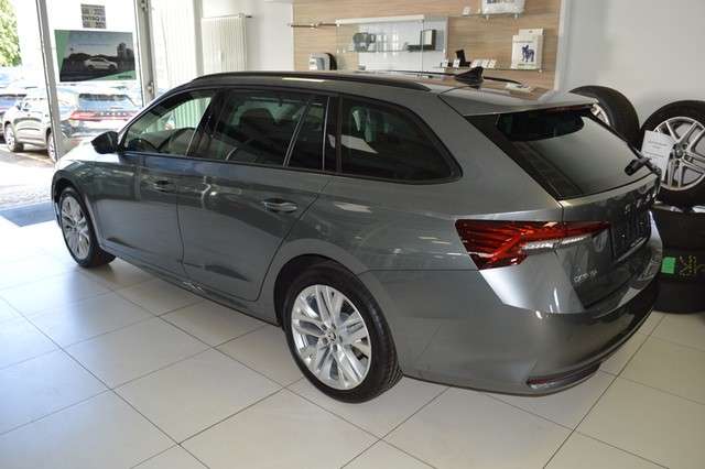 Skoda Octavia Combi Selection 2.0 TDI DSG LED Navi Rückfahrka...