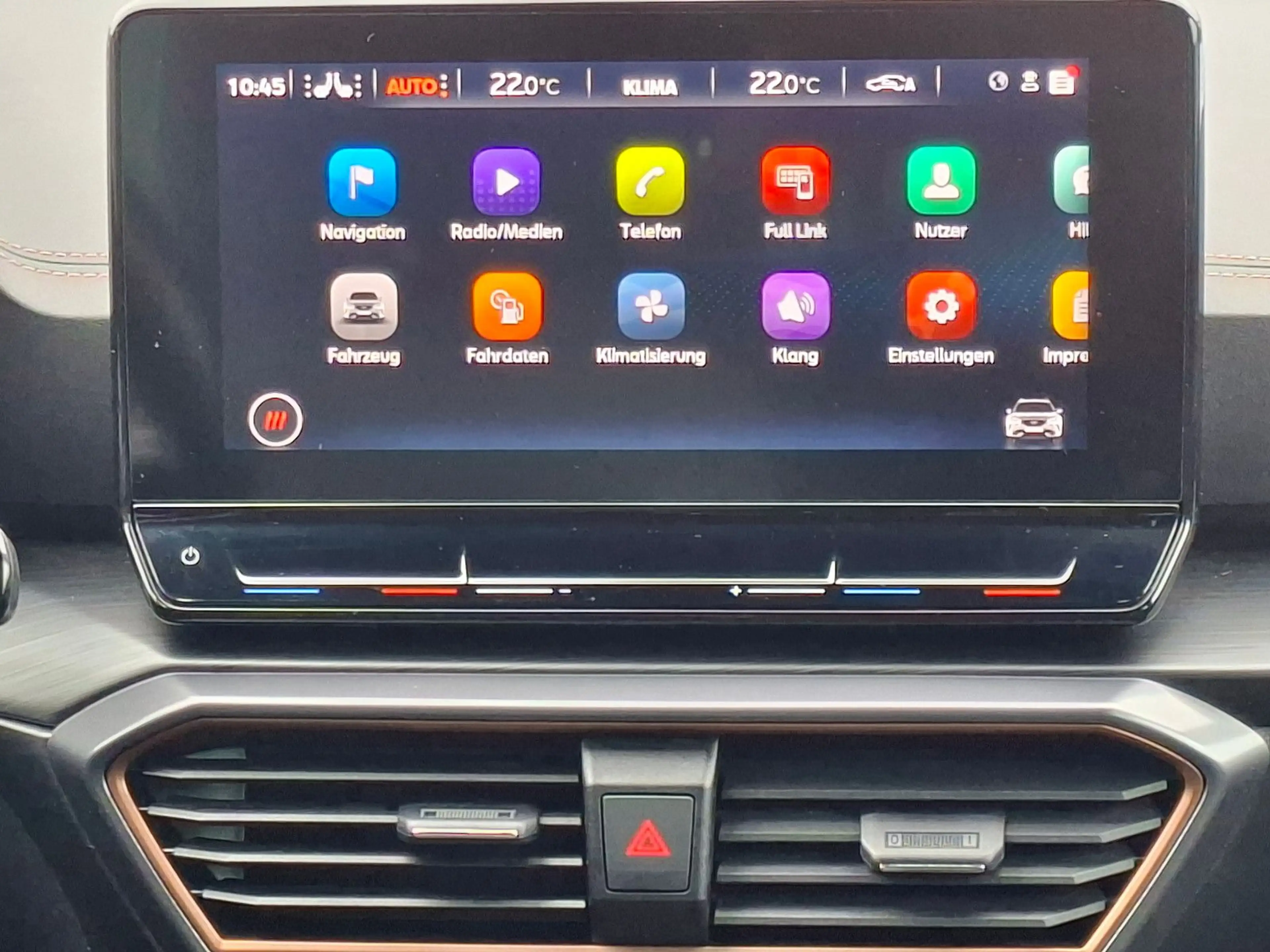 CUPRA Formentor 1.5 TSI 150 PS DSG NAVI LED SHZ AHK — photo 10