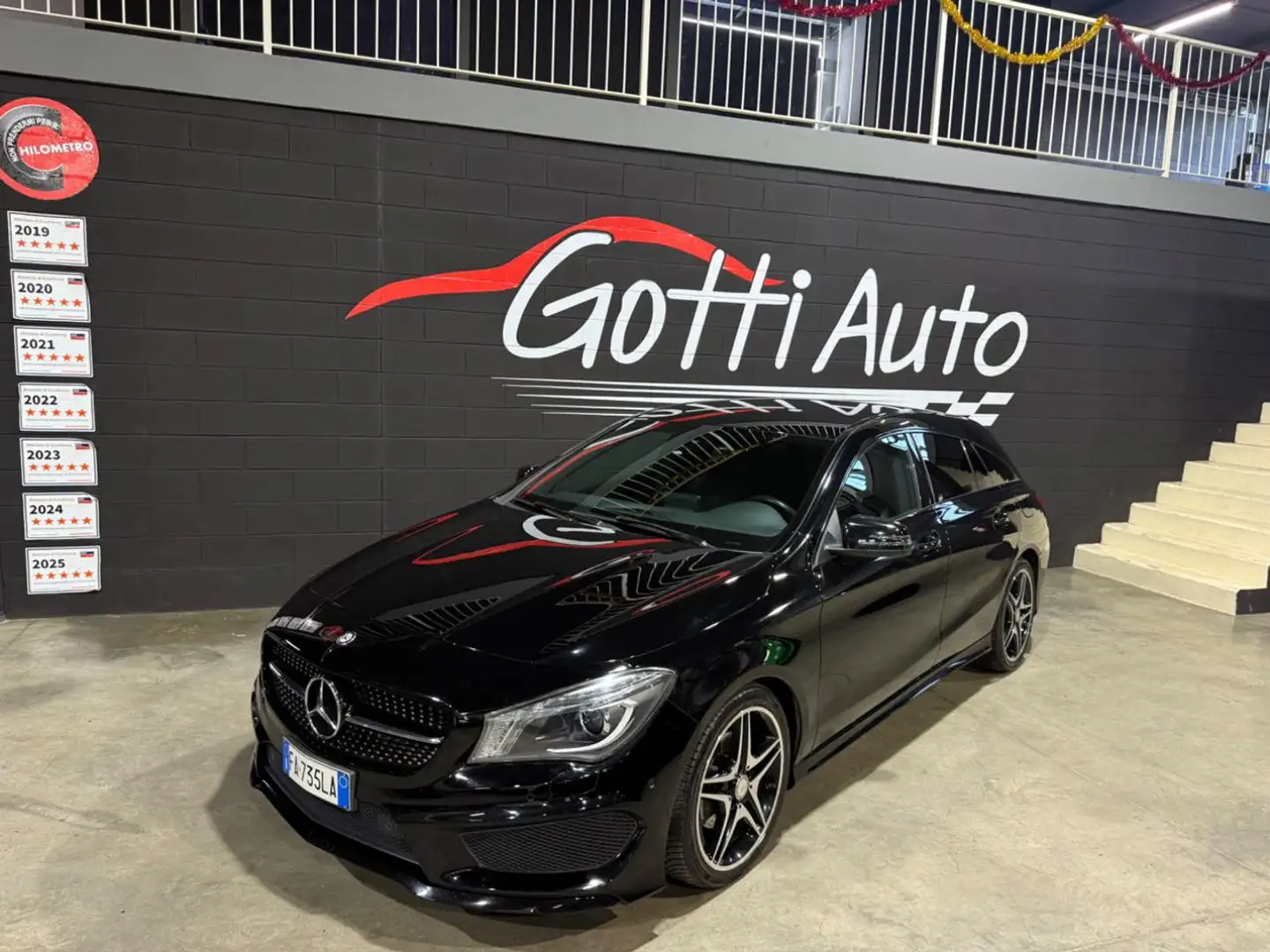 Mercedes-Benz CLA 200 PREMIUM AMG MOTORE MERCEDES Zwart - 1