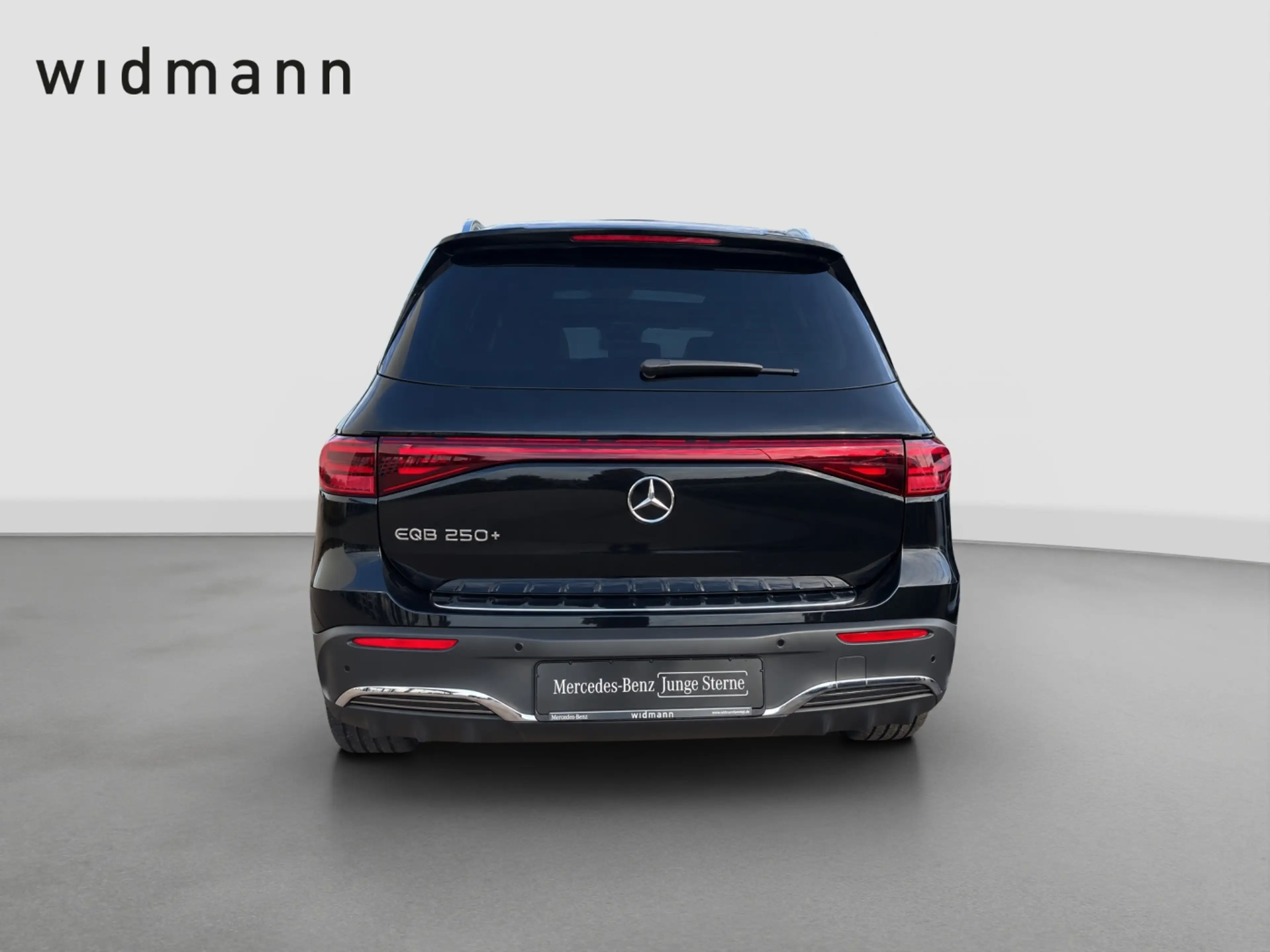 Mercedes-Benz EQB 250 + AMG Advanced+*LED*AHK*Pano*PDC*360°*DAB — photo 3