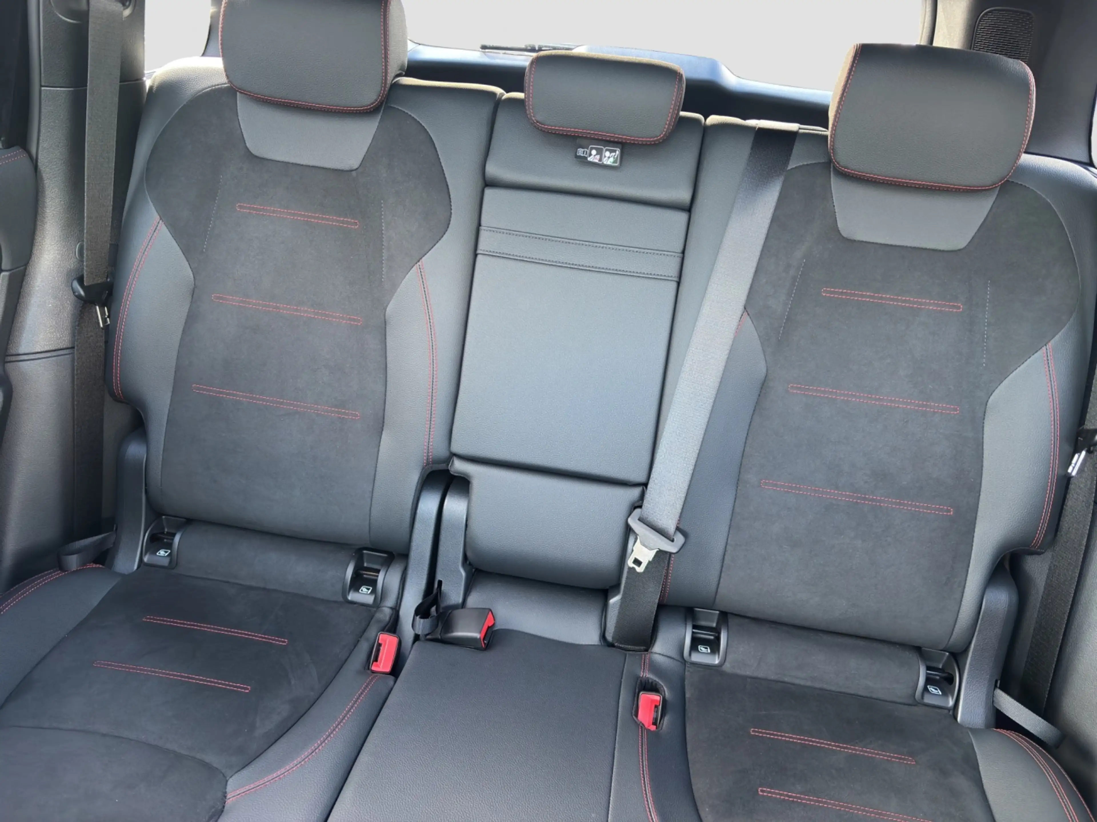 Mercedes-Benz EQB 250 + AMG Advanced+*LED*AHK*Pano*PDC*360°*DAB — photo 14
