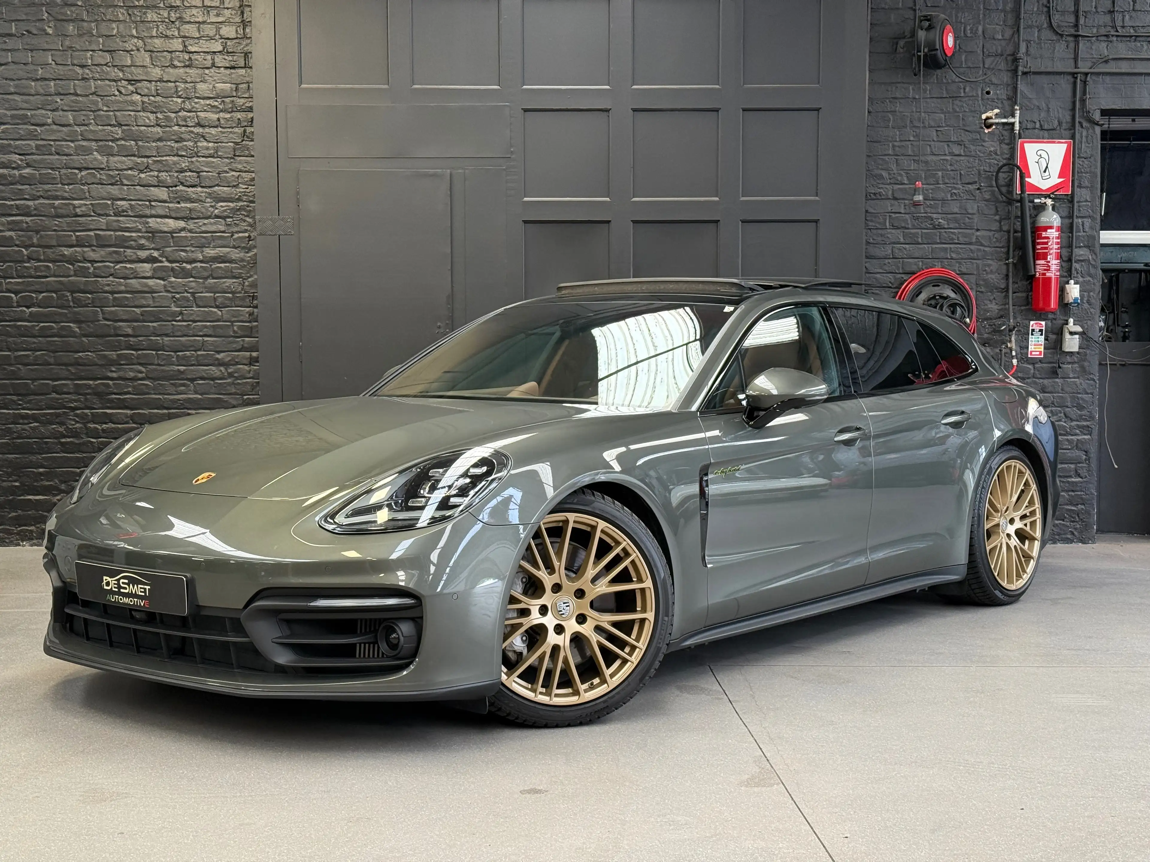 Porsche Panamera 4 e-Hybrid Sport Turismo platinum edition