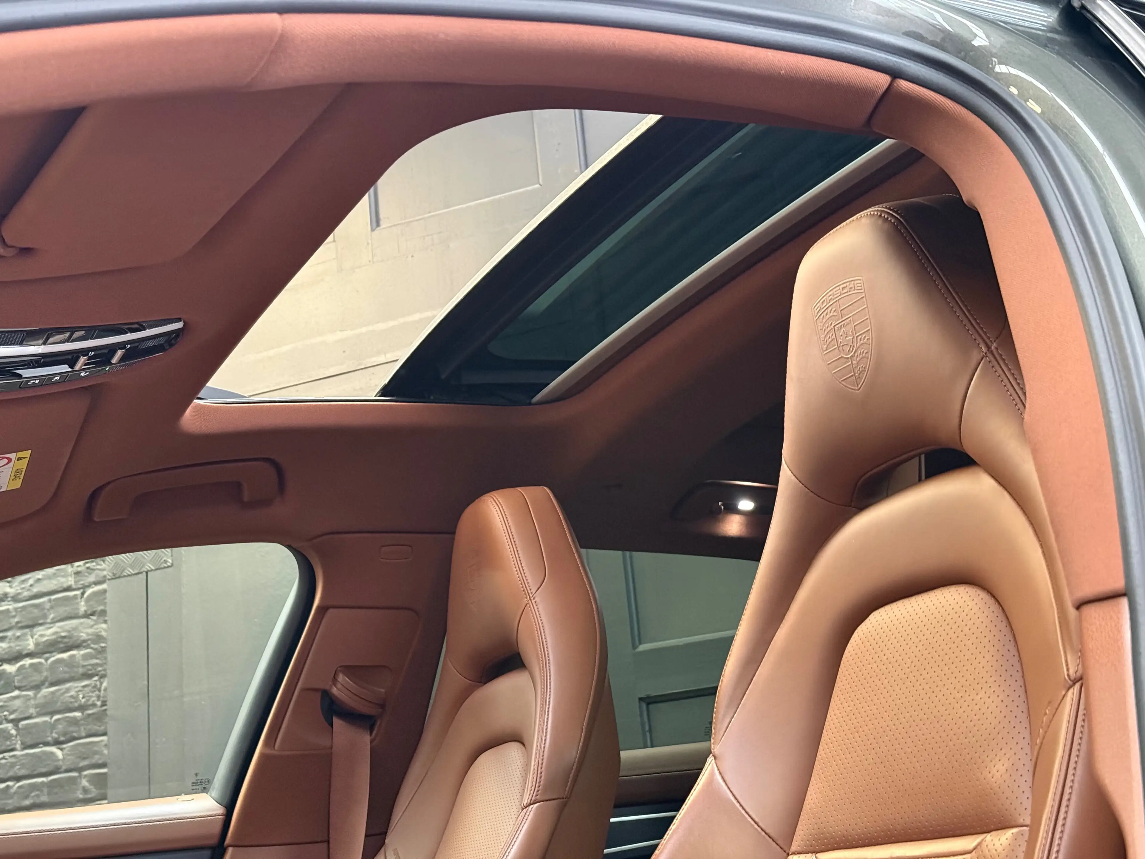 Porsche Panamera 4 e-Hybrid Sport Turismo platinum edition — photo 8