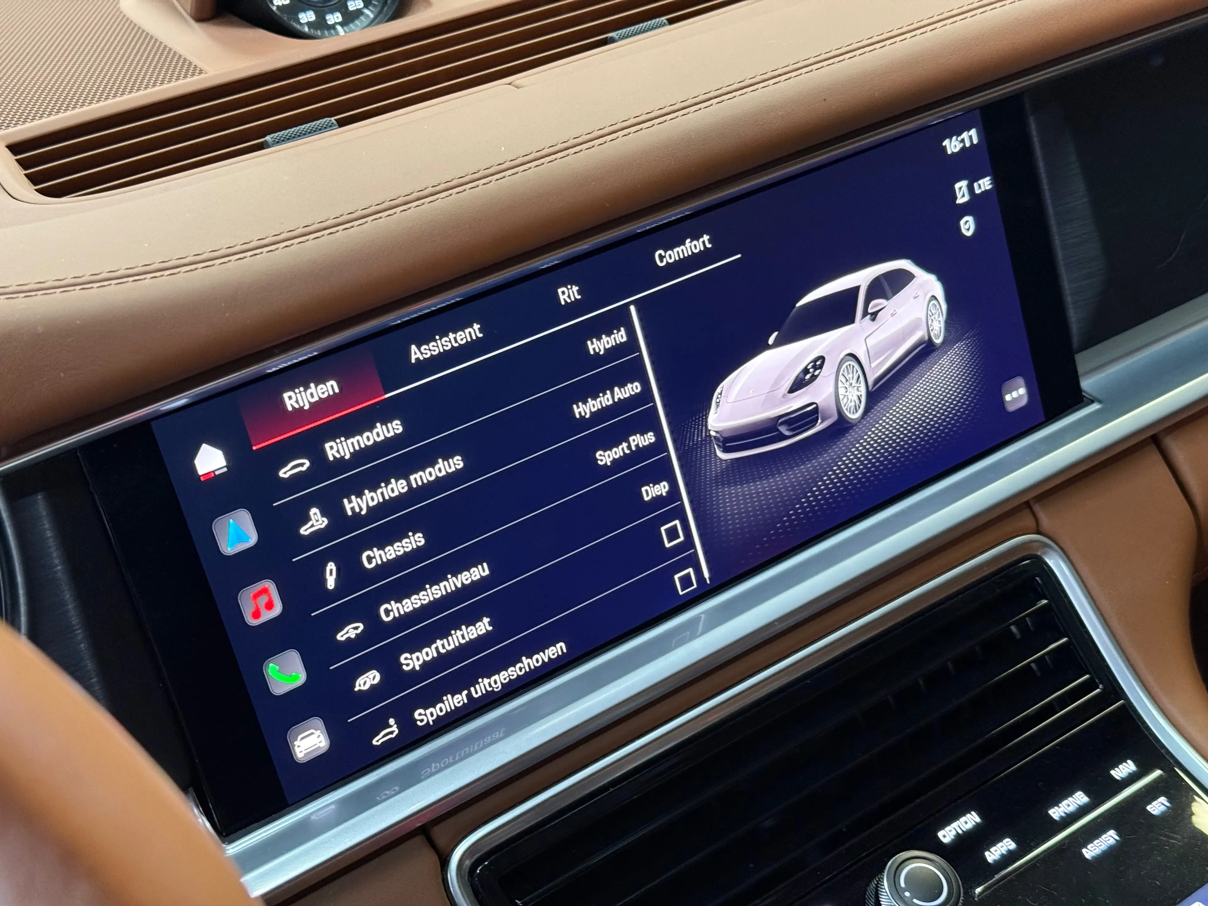 Porsche Panamera 4 e-Hybrid Sport Turismo platinum edition — photo 10