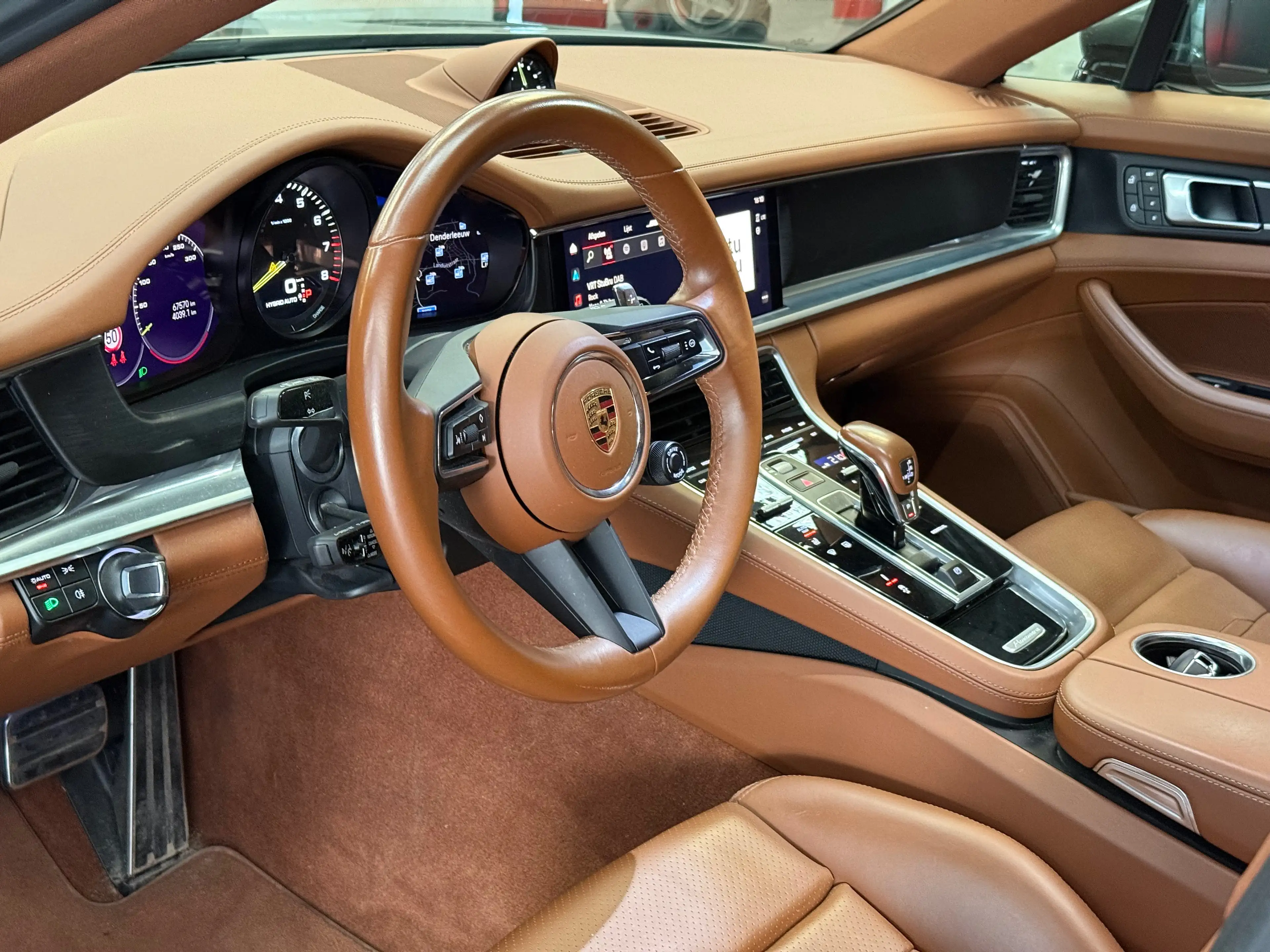 Porsche Panamera 4 e-Hybrid Sport Turismo platinum edition — photo 4