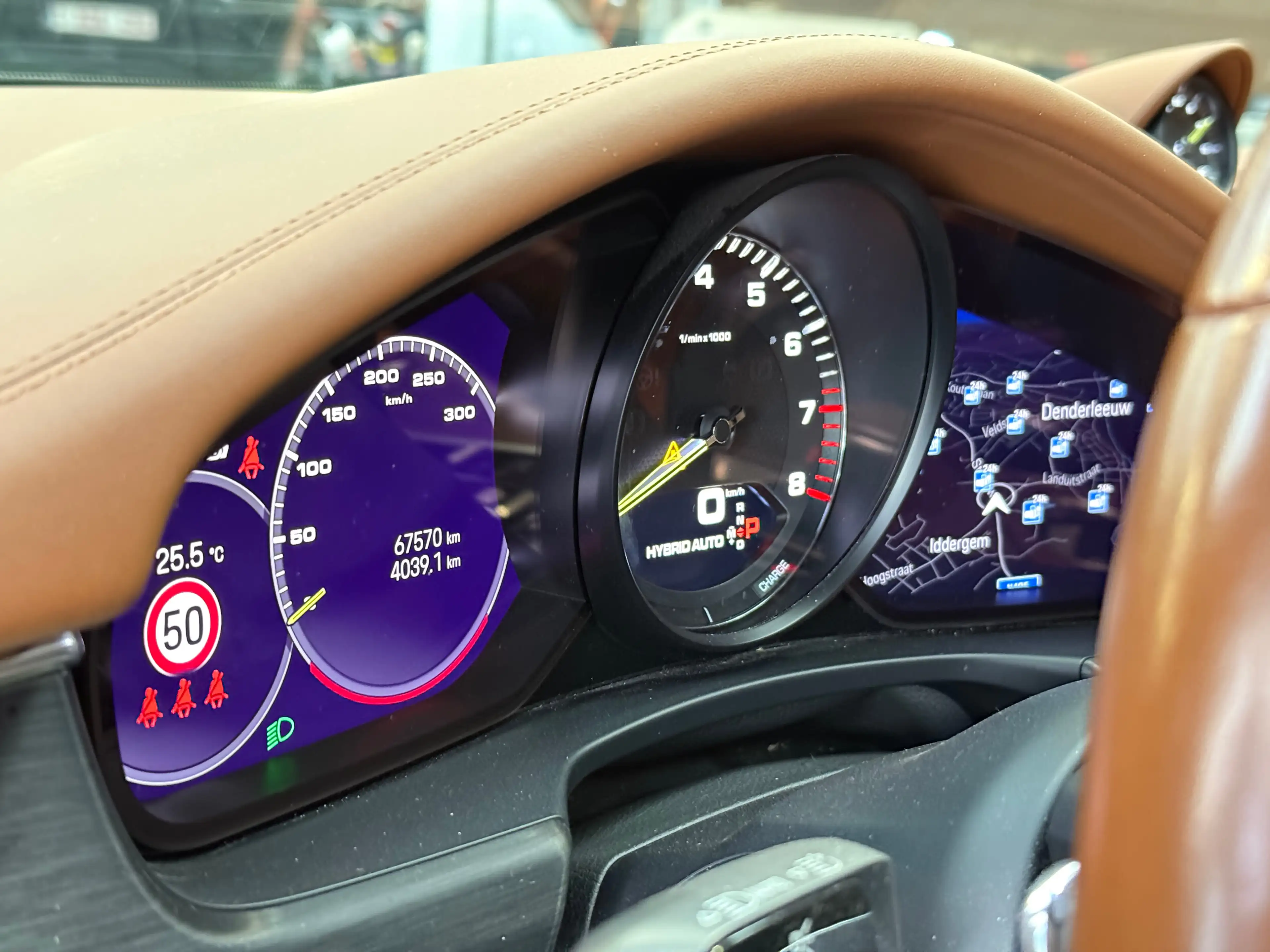 Porsche Panamera 4 e-Hybrid Sport Turismo platinum edition — photo 5
