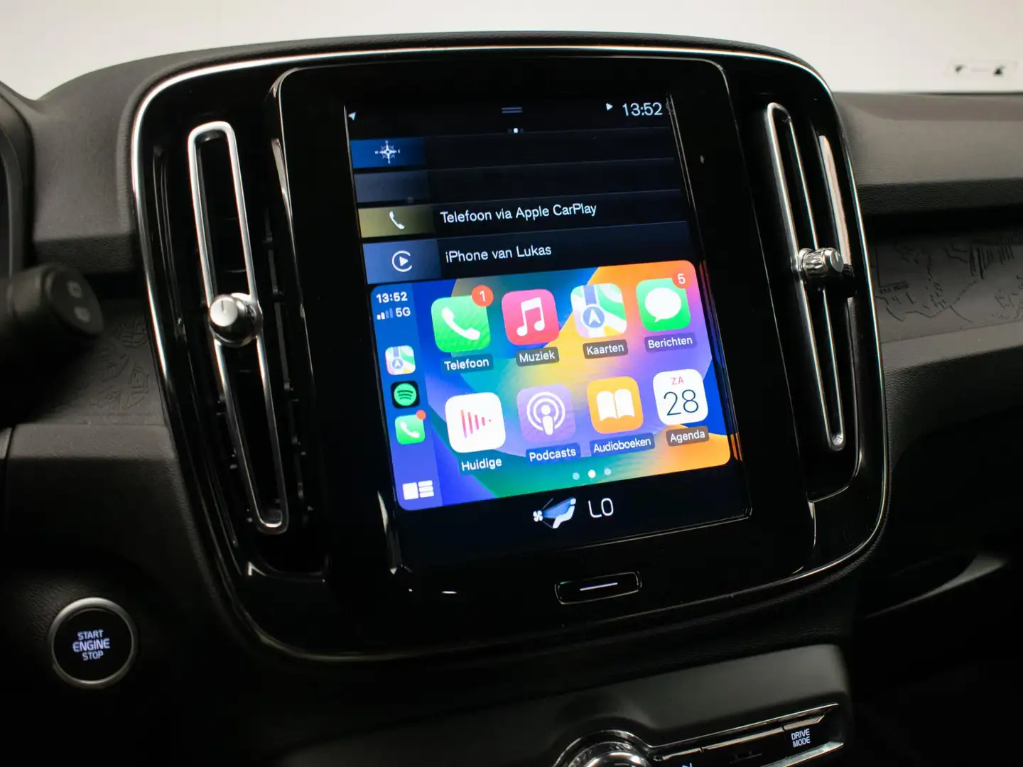 Volvo XC40 1.5 T5 Twin Sport (APPLE CARPLAY,NAVI,CAMERA,LED,X Zwart - 2