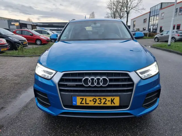 Audi Q3 view 19